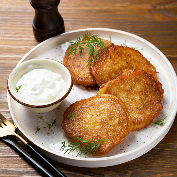 Деруни картопляні зі сметаною